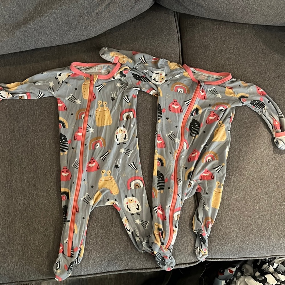 2x Bestaroo Newborn footies